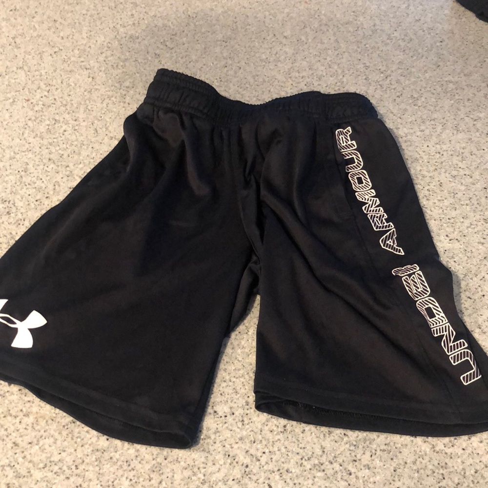 Under Armour black shorts